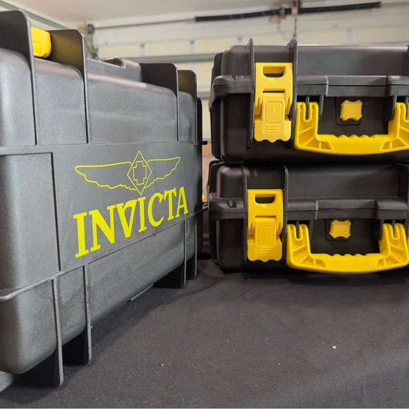 Invicta 8 Slot Dive Impact Case - Picture 2 of 8